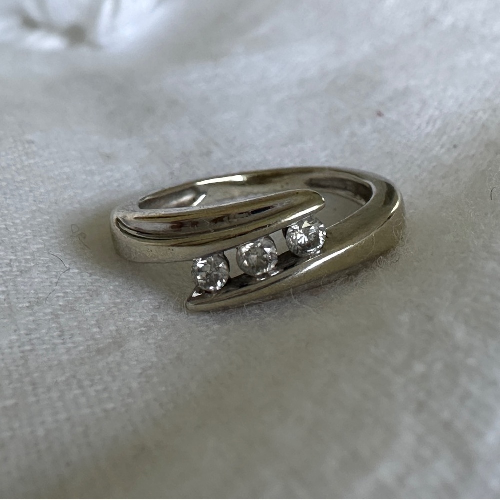 Rose Gold Ring with Diamonds - Asymmetrical Design and Diamonds #RoseGoldRing